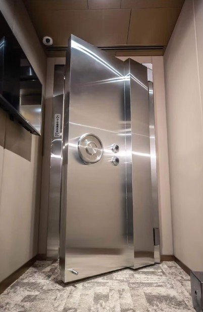 How Do Bank Vault Manufacturers Keep Your Valuables Safe?